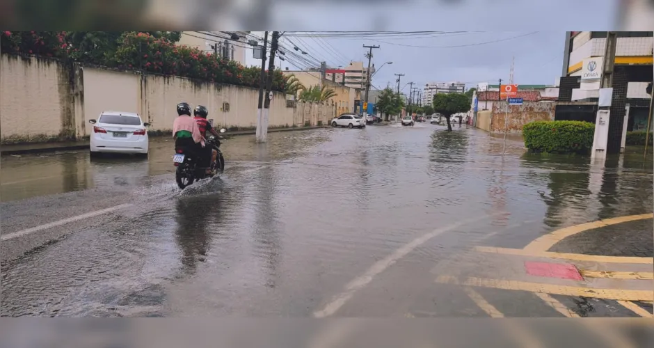 Chuva provoca alagamentos em diversos pontos de Macei