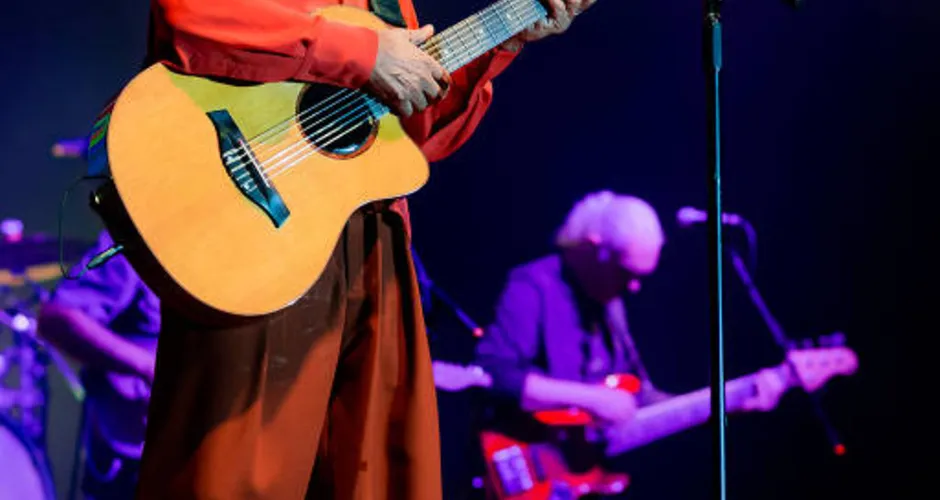 Cantor e compositor alagoano lança registro ao vivo de show histórico realizado em Maceió, sua terra natal