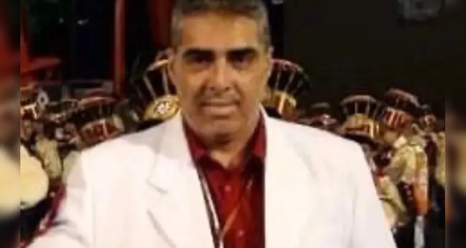 Paulo Silva Vieira de Araújo, conhecido como Mestre Paulão, é ex-mestre de bateria da Renascer de Jacarepaguá