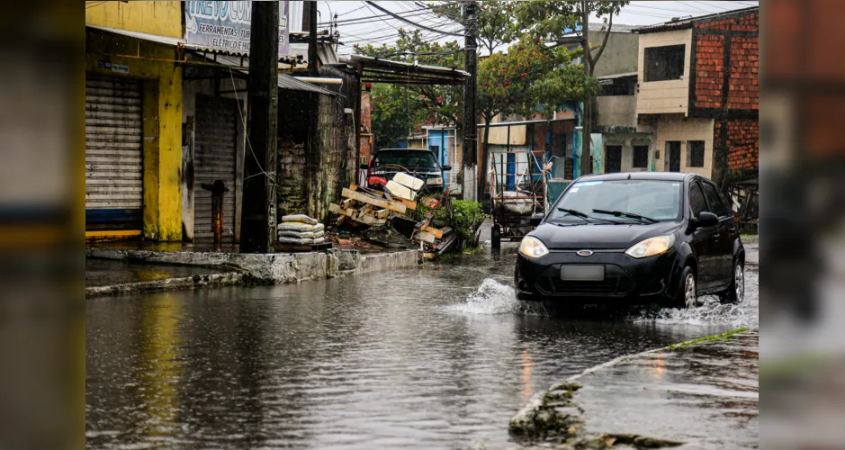 Alagamentos provocados pelas chuvas em Maceió