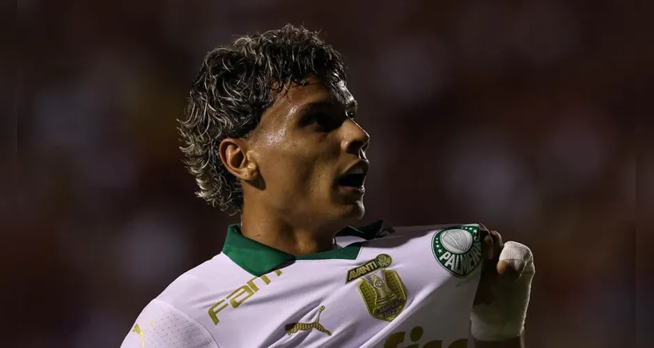 Palmeiras superou o Vitória no Barradão, em Salvador