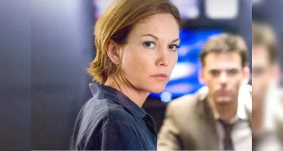Em Sem Vestígios, Jennifer Marsh (Diane Lane) e Griffin Dowd (Colin Hanks) são dois agentes do FBI que trabalham num setor responsável por investigar bandidos que agem na internet.