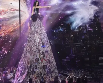 Após 7 anos, Katy Perry se despede do “American Idol” suspensa no ar