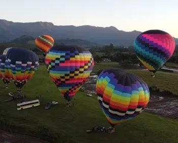 'Capital dos Cânions' em SC bate recorde de voos de balão