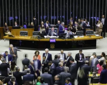 Congresso mantém veto de Bolsonaro e não criminaliza as fake news