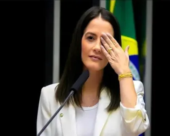 Deputada federal Amália Barros morre aos 39 anos