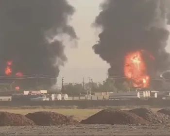 Incêndio de grandes proporções atinge refinaria de petróleo no Iraque