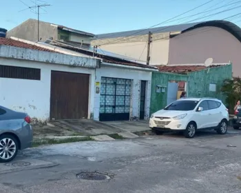 Instrutor de dança é achado morto dentro de casa na Jatiúca