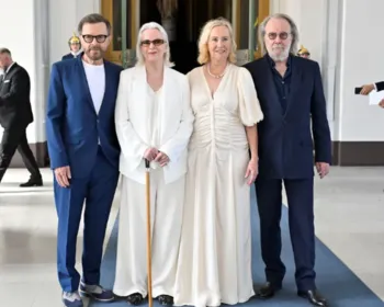 Integrantes do ABBA se reúnem para receber prêmio na Suécia