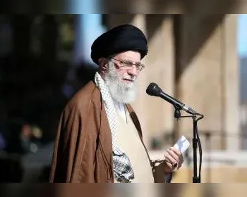 Líder supremo do Irã anuncia presidente interino