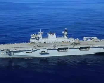 Marinha envia maior navio de guerra da América Latina para ajudar RS