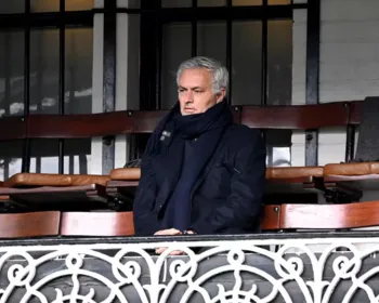 Mourinho se diz arrependido após recusar Portugal para ficar na Roma