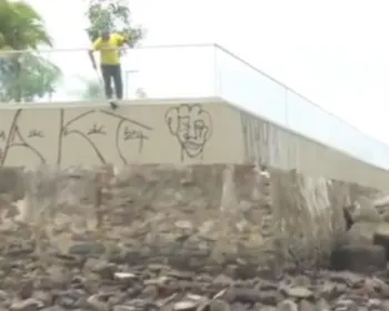 Muro do Marco dos Corais é pichado; polícia investiga o caso