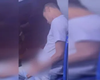 Passageiro dorme com pênis para fora da calça em BRT e é preso