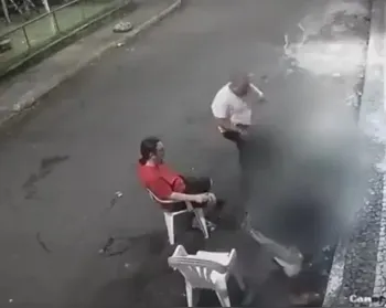 Policial é flagrado espancando homem após discussão em bar