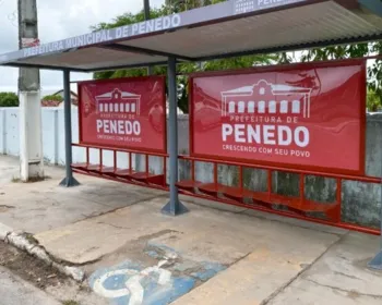 Prefeitura de Penedo instala novos pontos de ônibus na cidade
