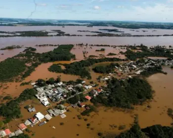 Quase 3 mil deixam abrigos no RS em 24h; enchentes já mataram 149