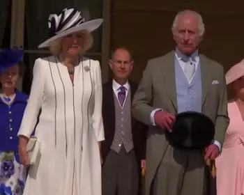 Rei Charles e rainha Camilla dão festa real no Palácio de Buckingham