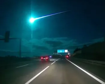 Vídeo: meteoro com forte luz azul cruza os céus de Portugal e Espanha