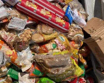 Visa apreende 750 kg de alimentos estragados na Levada