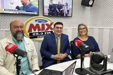 
			
				Advogado fala sobre riscos de exercer ilegalmente outras profissões
			
			