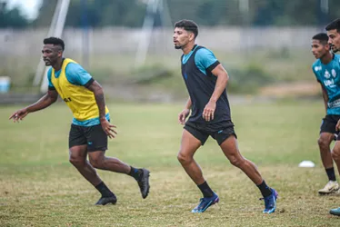 
			
				Anunciado há quase 40 dias, Buga ainda não estreou pelo CSA
			
			