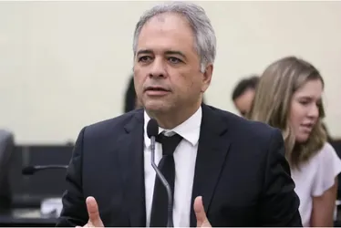 
			
				Aumento do servidor do Estado será aprovado esta semana por deputados
			
			