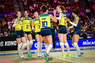 
			
				Brasil bate Alemanha e chega à 10ª vitória na Liga das Nações feminina
			
			