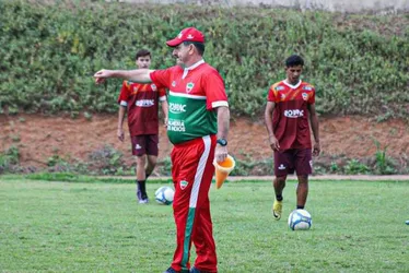 
			
				CSE busca reforços e quer substituto para Ibson Melo
			
			