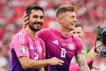 
			
				Camisa roxa e rosa da Alemanha quebra recorde de vendas
			
			