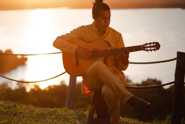 
			
				Cantor alagoano fala de amor em álbum com temática nordestina
			
			
