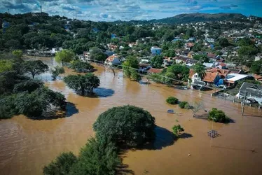 
			
				Ciclone extratropical deve causar mais chuva e ventos ao RS
			
			