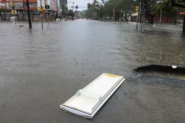 
			
				Com volta da chuva, aulas são suspensas em Porto Alegre
			
			