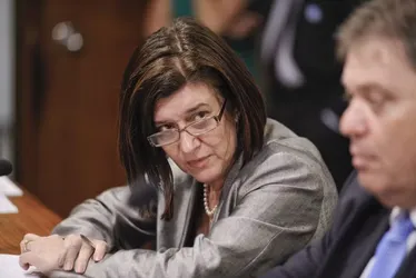 
				Comitê dá aval, e Magda Chambriard deve assumir a Petrobras amanhã
			
			