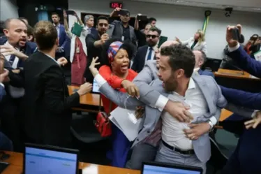 
				Confusões fazem Câmara pensar em ações para evitar tumultos
			
			
