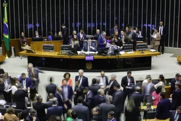 
			
				Congresso mantém veto de Bolsonaro e não criminaliza as fake news
			
			