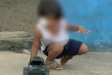 
			
				Criança de 2 anos vítima de bala perdida recebe alta: "Foi um milagre"
			
			