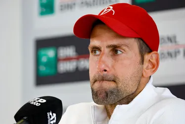 
			
				Djokovic admite que "garrafada" na cabeça pode ter influenciado derrota
			
			