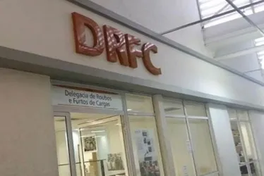 
			
				Falsa vidente é presa por golpe em viúva de colecionador de arte
			
			