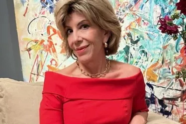 
			
				Fotos: Silvia Poppovic revela romance na véspera do Dia dos Namorados
			
			