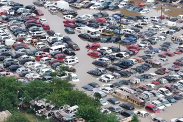 
				Gaúchos perderam 200 mil carros na enchente e a minoria tem seguro
			
			