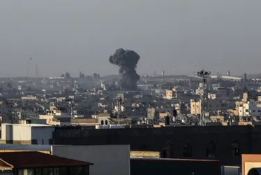 
				Gaza: Sobe para 360 mil o número de pessoas que deixaram Rafah
			
			