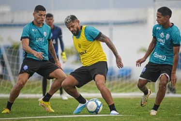 
			
				Higo Magalhães ganha tempo para ajustar CSA antes de duelo com Confiança
			
			