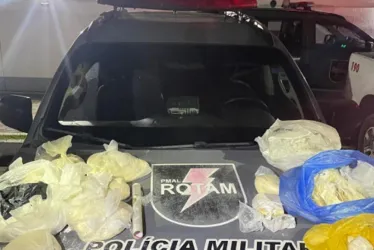 
			
				Homem é preso com arma de fogo e 2kg de cocaína em Maceió
			
			