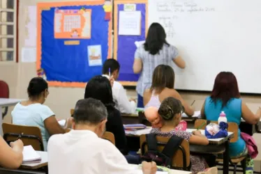 
			
				Homens ganham 17% a mais que mulheres no Brasil, diz IBGE
			
			