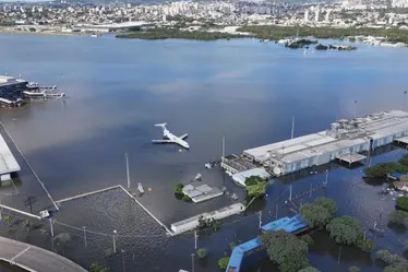 
			
				Homens são presos furtando doações que iriam para o Rio Grande do Sul
			
			