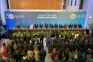 
			
				Ministro Humberto Martins prestigia posse da Ajufe
			
			