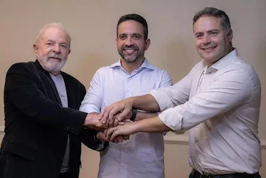 
			
				Lula deve reunir, no mesmo palco em AL, Paulo, JHC, Renan e Lira
			
			