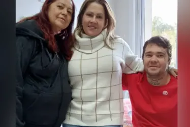 
			
				Mãe e filho sobrevivem após ficarem cinco dias à deriva
			
			