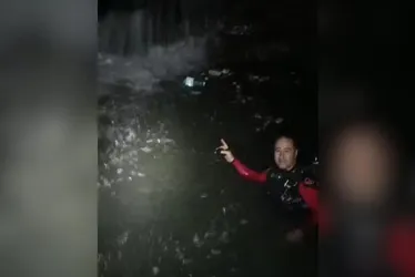 
			
				Menina é sugada pelo turbilhão de água e morre em cachoeira
			
			
